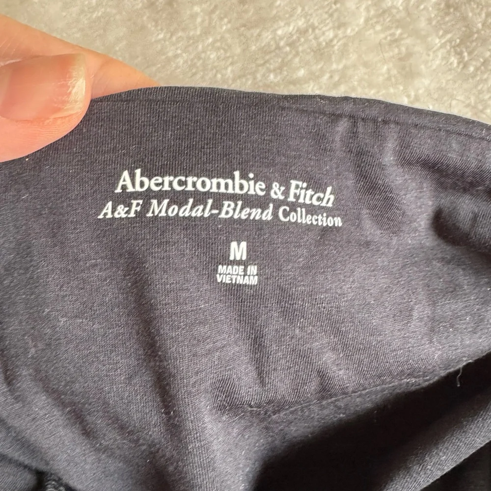 Abercrombie & Fitch Black Tank Top - Picture 3 of 4